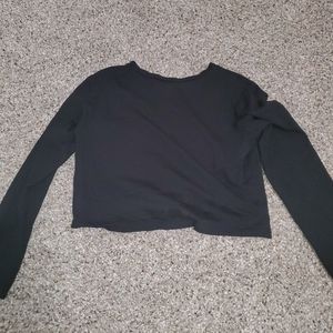 Black crop long sleeve
